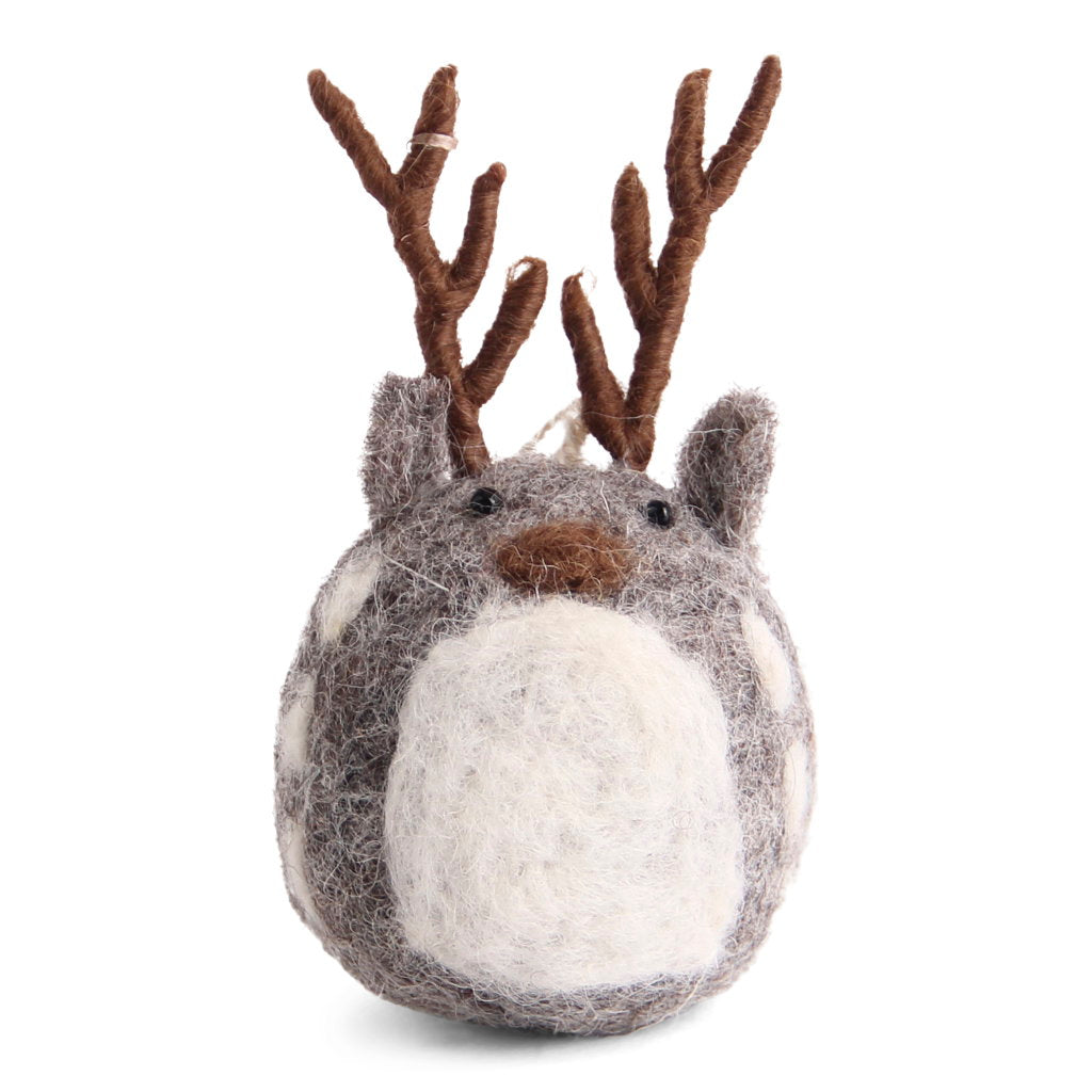 A grey felt dear head figure with brown antlers.