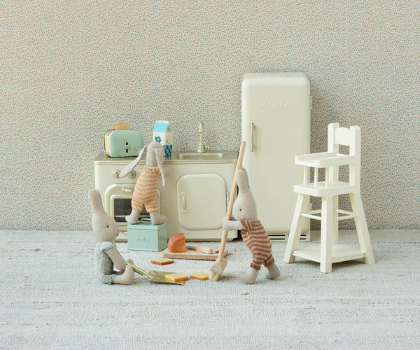 Bread Box with Utensils