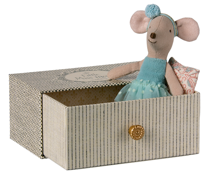 Dance Mouse in Daybed