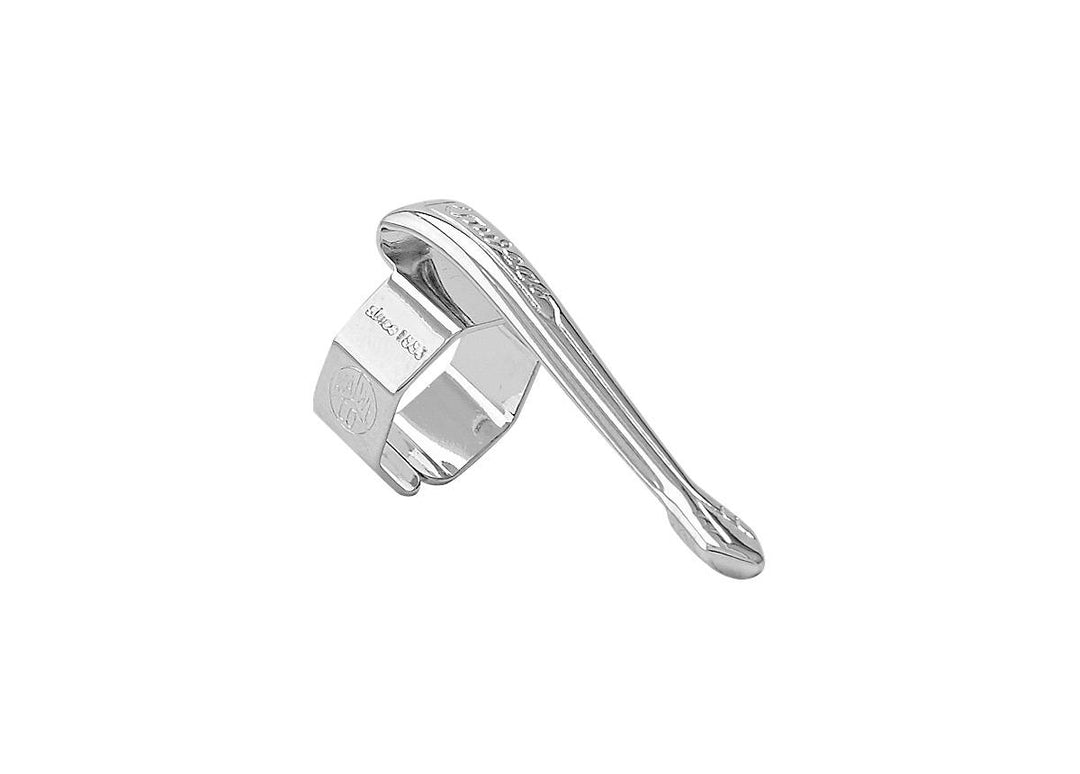 Chrome  pen clip with vintage style.